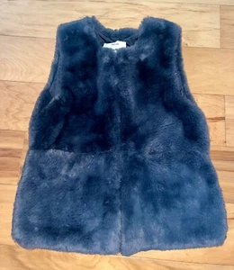 ZARA GIRLS CHARCOAL GRAY FAUX FUR VEST W/ HOOK CLOSURES 8-9 EXCELLENT COND LD - Picture 1 of 4
