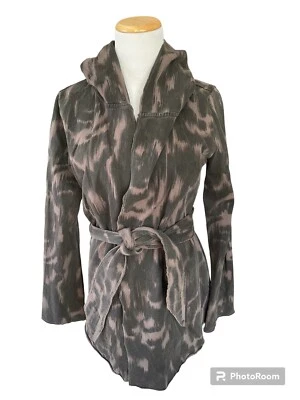 Sudadera con capucha Lucky Brand cinturón conectado negra gris envolvente mediana Foto 1 de 4