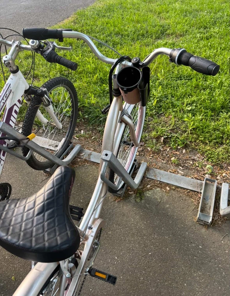 Rose Gold Women’s Bike – Medium Condition, Fully Functional, - Image 1 of 1