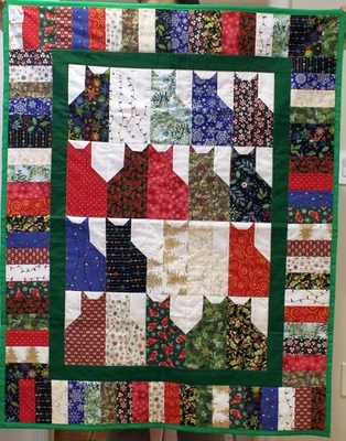 Handmade Christmas Winter Green Trim Kitty Cat Quilt Throw CAT RESCUE - Image 1 of 2