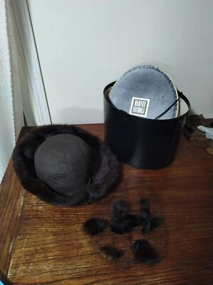 Sombrero de fieltro de piel Harvey Nichols vintage con red marrón años 60 Foto 1 de 4