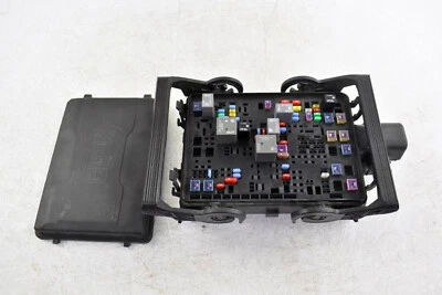 2014-2017 GMC Sierra 1500 Pickup Engine Fuse Box Foto 1 de 4