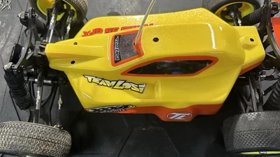 Team Losi XXX-4 4WD Graphite Race Buggy with electronics - Image 1 of 4