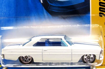 Chevy Nova Hot Wheels 2007 nuevos modelos serie 66 Foto 1 de 3