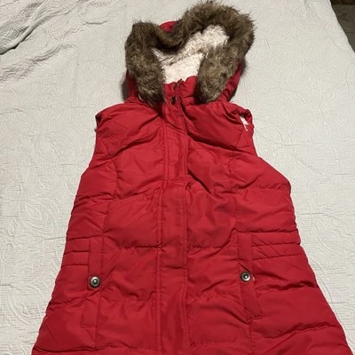 Chaleco acolchado Green Tea con forro de piel sintética, con capucha, rojo cereza, talla pequeña Foto 1 de 4
