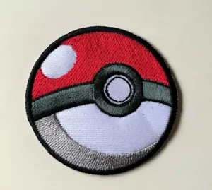 Juego de dibujos animados de Pokémon Pokeball - Hierro sobre costura bordado - Parche - Imagen 1 de 1