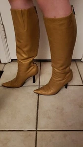 Maxazria BCBG Vero Cuolo Gold Knee High Point Toe Stil Heels Boots Zip Up 8 - Picture 1 of 5