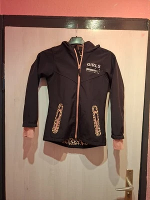 Softshelljacke Gr 134/140 Mädchen  von y.f.k  - Bild 1 von 3