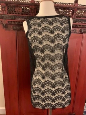 Top Dolce and Gabbana negro sin mangas de encaje 42/8/6/mediano Foto 1 de 4