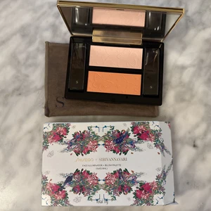 NEW Shiseido x Sirivannavari Face Illuminator Blush Palette (Natural) Ltd Japan - Picture 1 of 5