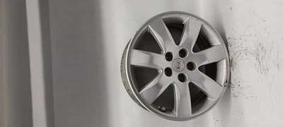 '11-'13 KIA SORENTO Wheel 17x7 alloy 7 spoke OEM Grade B - Image 1 of 4