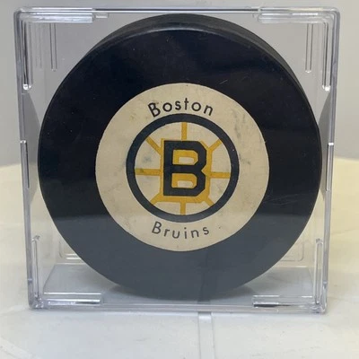 1972-75 BOSTON BRUINS NHL VINTAGE  BILTRITE RUBBER CRESTED RAWLINGS REVERSE GEM! - Image 1 of 4