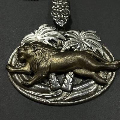 Collar Medallón Leo León Tono Dorado y Plata Elegante De Colección 18 Pulgadas Foto 1 de 4