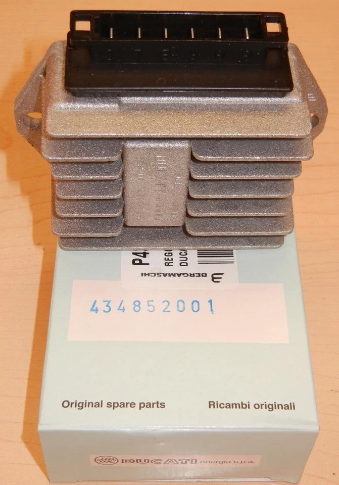 1971-1989 Ducati 900SD MHR 1000 Pantah Paso F1 NOS regulador de voltaje P4348552000 Foto 1 de 1