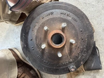 Conjunto de tambor/buje NOS F. Camión Dodge D-100 59-69, 11" para zapatos Mopar de 2,25" OEM Foto 1 de 3