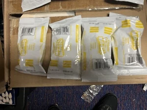Lote de 4 materiales de modelado mágicos modelo Crayola paquete de 1 oz cada uno amarillo - Imagen 1 de 1