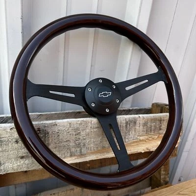 Volante negro de 15" con empuñadura de madera y botón oficial de bocina Chevy - 6 orificios Foto 1 de 4