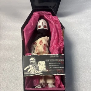 Living Dead Puppe, Grace Of The Grave versiegelt Mezco Neu in OVP - Bild 1 von 5