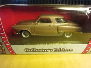 1/43 1950 Studebaker Champion "Gold" Road Signature Die Cast Nuevo - Imagen 1 de 4