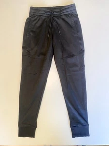 GUC S Under Armour Boys Fleece Black Joggers Pants Pull On Coldgear Elastic Slim - Picture 1 of 15