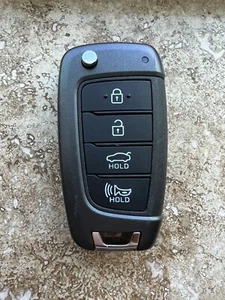 21 - 22 HYUNDAI ELANTRA FLIP KEY REMOTE FOB FCC: NYOMBEC4TX2004 95430-AA000 MINT - Picture 1 of 4