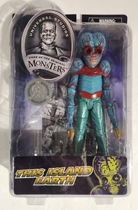 METALUNA MUTANT -Universal Monsters - This Island Earth ToysRUs Exclusive NEW - Picture 1 of 8