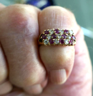 Estate Jewelry Diamond & Ruby Cluster Ring 10k "P" Yellow Gold Size 7 3.6 grams - Image 1 of 4