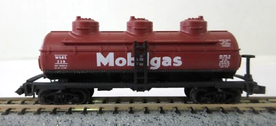 Life-Like #7766 N Scale Gauge Red Mobil Gas 3 Dome WSRX 238 Tanker Train Car - Image 1 of 4