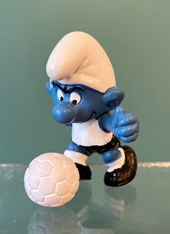Smurfs - 20035 - Soccer Smurf with White Shirt and Black Shorts PVC 1978 Peyo Cover