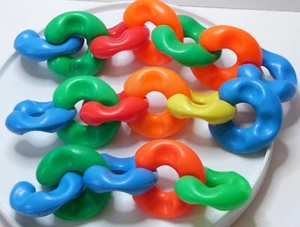 Lot of 18 Playskool Kiddie Links Blue, Green, Red, Orange, a Yellow Toddler Toy - Picture 1 of 3