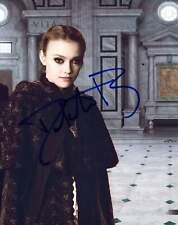 Dakota Fanning ACTRESS "WAR OF THE WORLD" autograph, In-Person signed photo