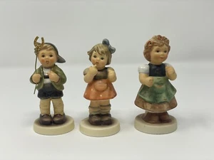 Juego de 3 estatuillas de Lucky Goebel Hummel #2296 #2297 #2298 - Imagen 1 de 23