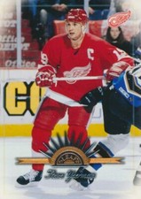 1997-98 LEAF #4 STEVE YZERMAN - Detroit Red Wings