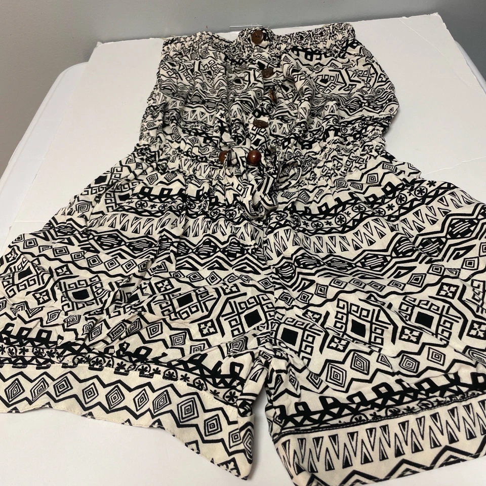 Romper feminino Nana USA. Sem alças. Estampa geométrica. Boho. Tamanho médio - Imagem 1 de 4