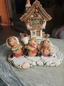 Pendelfin Christmas Cobble Cottage -Lampstand- Solo -Jingle-Clanger - Picture 1 of 20