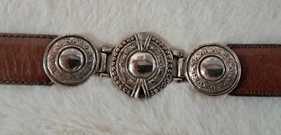 Cinturón estilo concho de cuero marrón fósil talla 33" patinado. *LEER* Foto 1 de 4