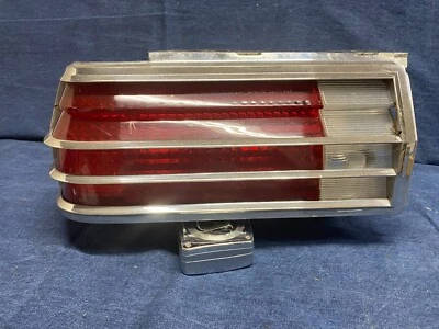 Pontiac Catalina 1978 conjunto de lámpara de luz trasera derecha lado del pasajero Foto 1 de 4