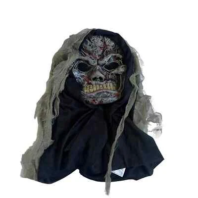 Máscara com capuz de borracha de Halloween. Esqueleto dentes sangrentos. Fantasia de Halloween - Imagem 1 de 4