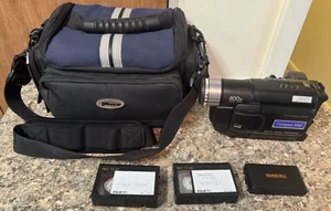 UNTESTED JVC GR-AXM231U TAPE COMPACT VHS CAMCORDER W/Battery/BAG/TAPE BUNDLE - Picture 1 of 12