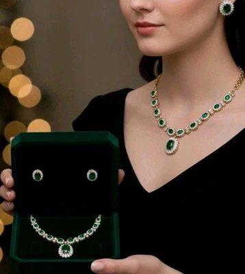 Набор ювелирных изделий овальный изумрудно-зеленый позолоченный 18 карат созданный в лаборатории камень Сваровски - Изображение 1 из 4