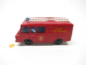 MATCHBOX LESNEY  #57 LAND ROVER FIRE TRUCK - Picture 1 of 6
