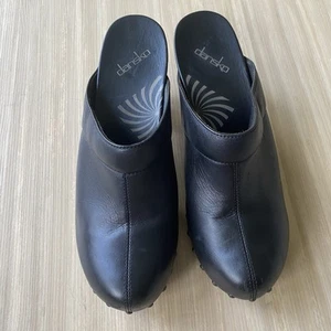 Dansko Nieten Schwarz Leder Clogs Slipper Heels Euro 42 US 10 Arbeit Reise City - Bild 1 von 6
