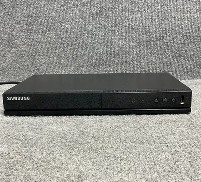 Samsung DVD-E360 🎬 Progressive Scan DVD Player – Dolby Digital – USB Input – - Image 1 of 4