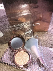 MAC Whisper Of Guilt Holiday Set 2017 BRAND NEW - SOLD OUT IN STORES - Picture 1 of 4