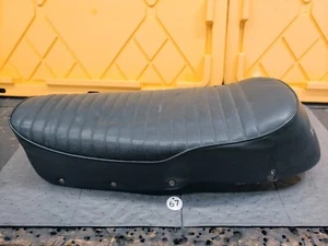 Honda Cl70 K3 1972, montaje de asiento #77200-111-970A - Imagen 1 de 7