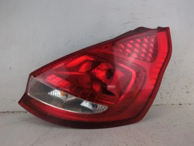 Luz trasera Ford Fiesta MK7 Prefacelift 2008-2012 (lado del conductor)  Foto 1 de 4