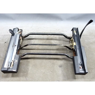 BMW E23 733i Serie 7 1978-1979 riel de asiento manual pasajero delantero derecho fabricante de equipos originales Foto 1 de 4