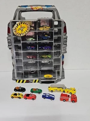 Lot of 15 Hot Wheels Micro Vehicles With Case Atomic Rotating Holds 28 Cars - Image 1 of 4
