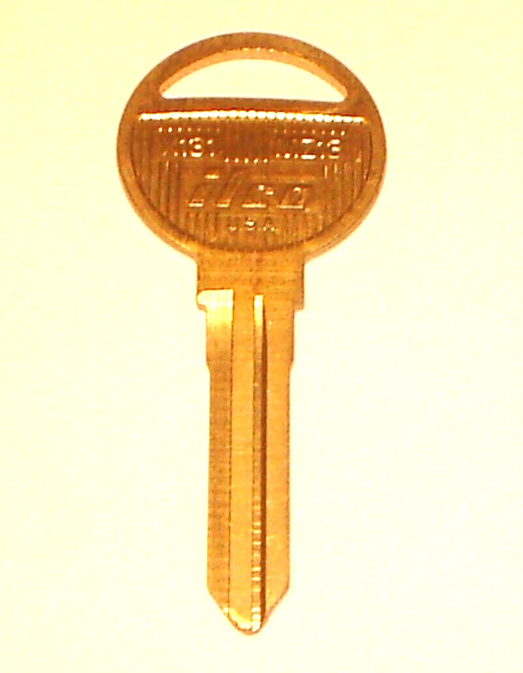 Llave de coche ilco X131 MZ13 sin cortar en blanco para camioneta Mazda serie B 1983-1993 Foto 1 de 3