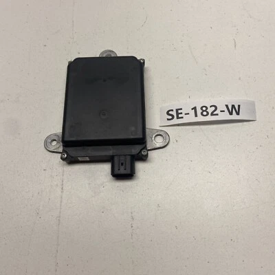 2014-2015 LEXUS IS250 IS350 ЗАДНИЙ ЛЕВЫЙ МОДУЛЬ УПРАВЛЕНИЯ СЛЕПЫМИ ЗОНАМИ 88162-0W080 OEM. - Изображение 1 из 4